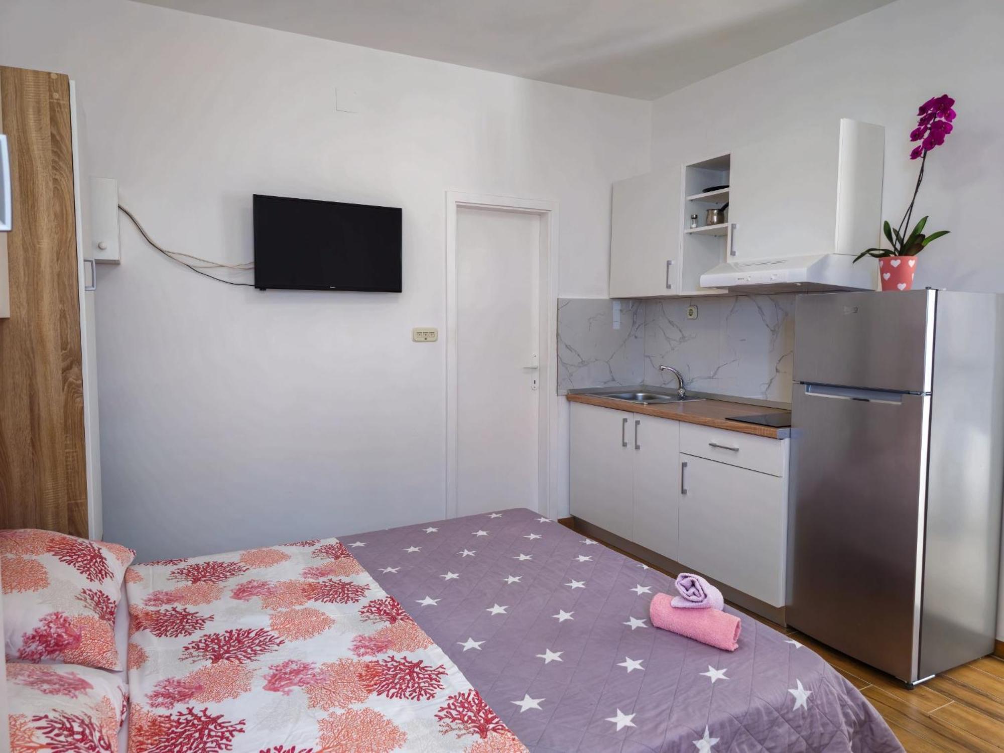 Apartments Neda Оміш Номер фото