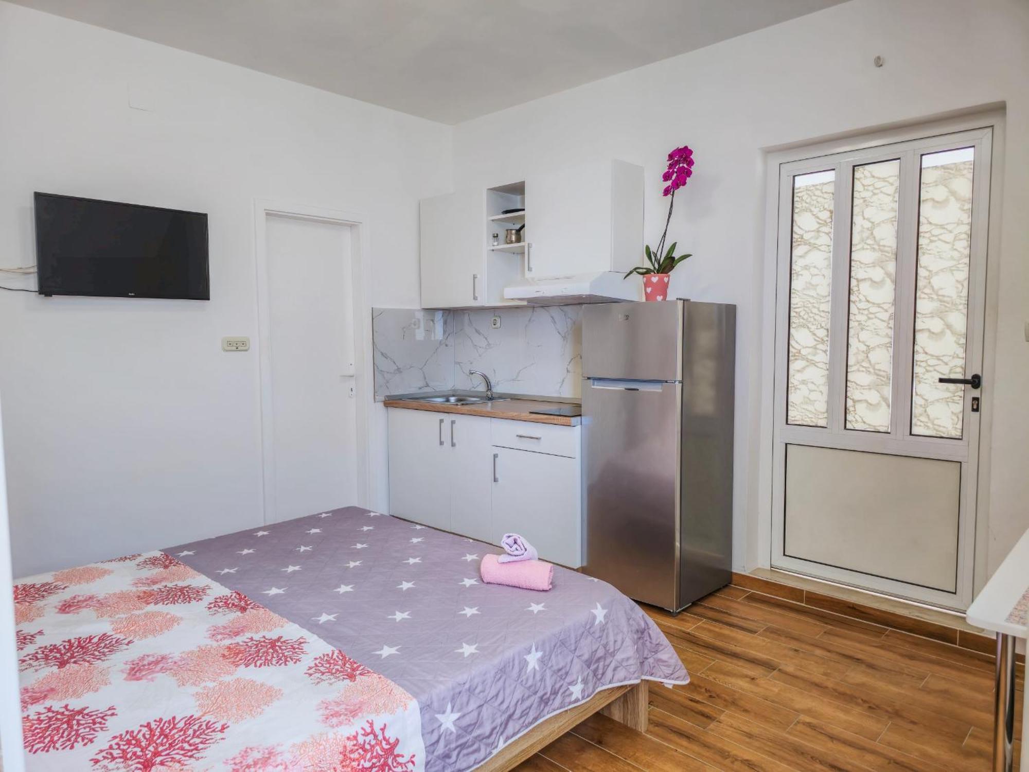 Apartments Neda Оміш Екстер'єр фото
