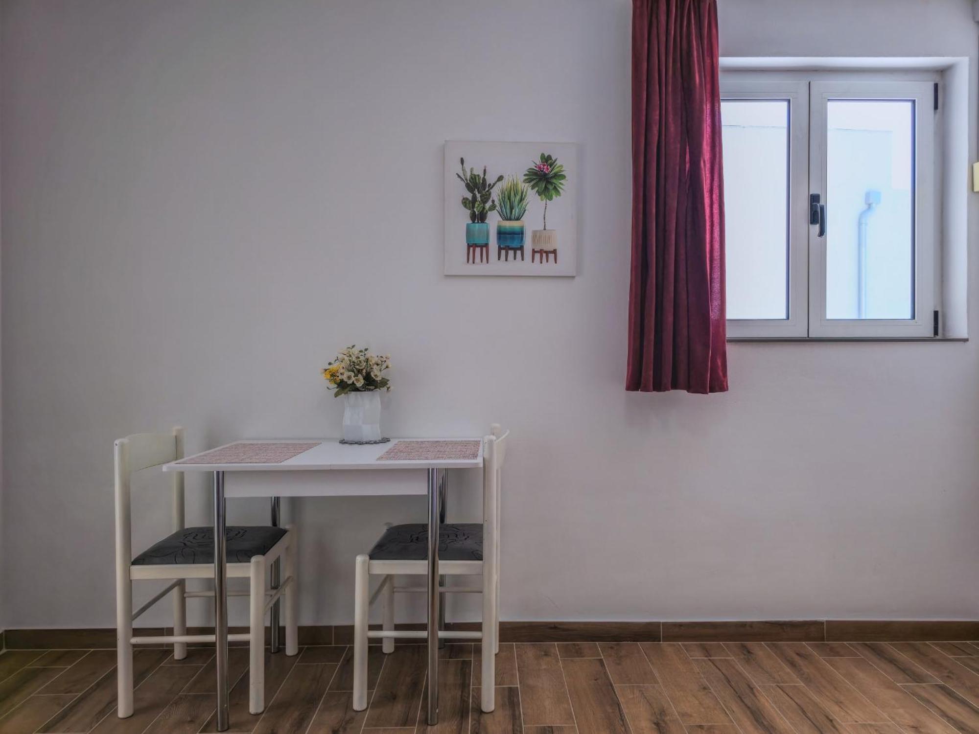 Apartments Neda Оміш Екстер'єр фото