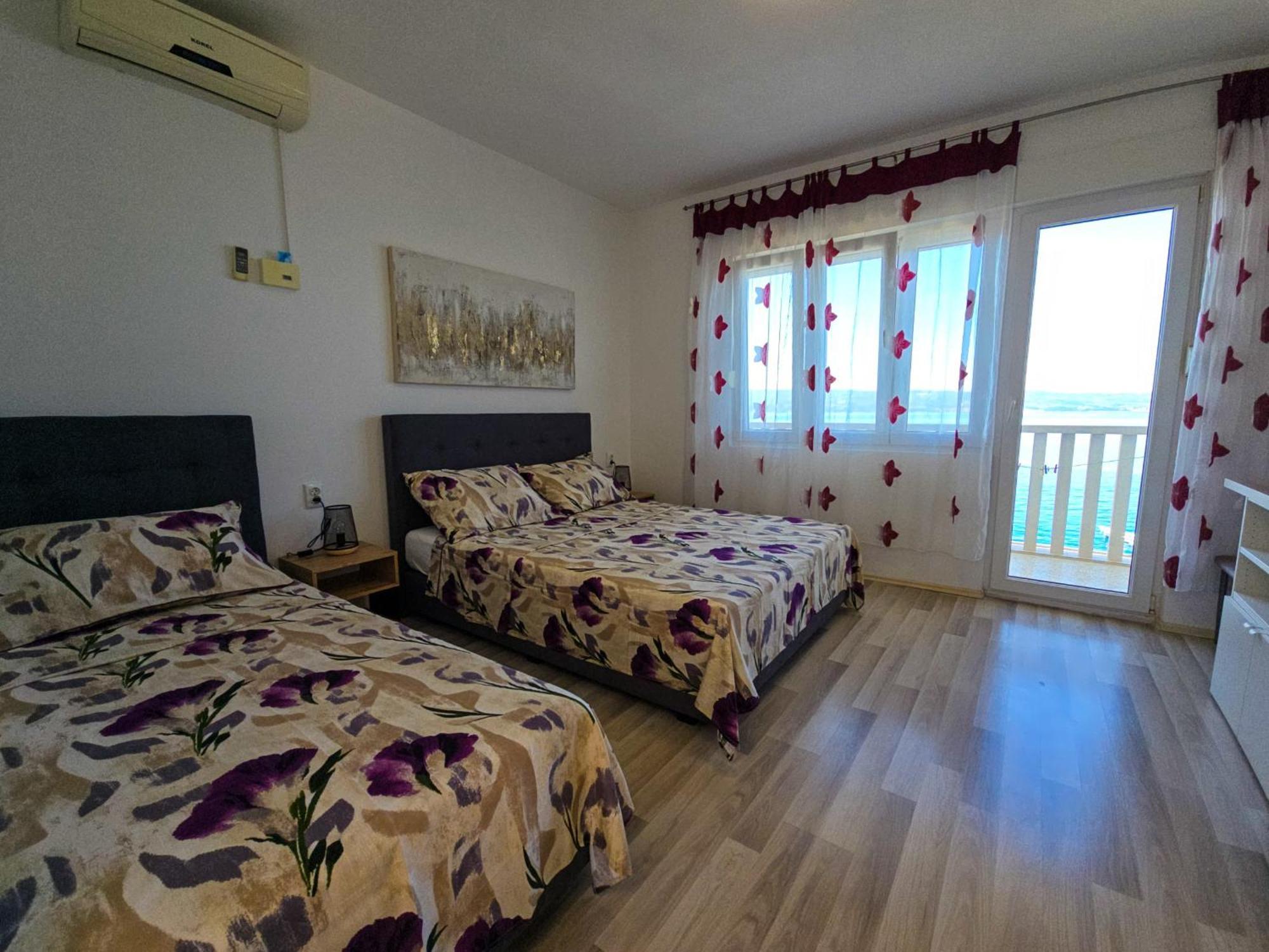 Apartments Neda Оміш Номер фото