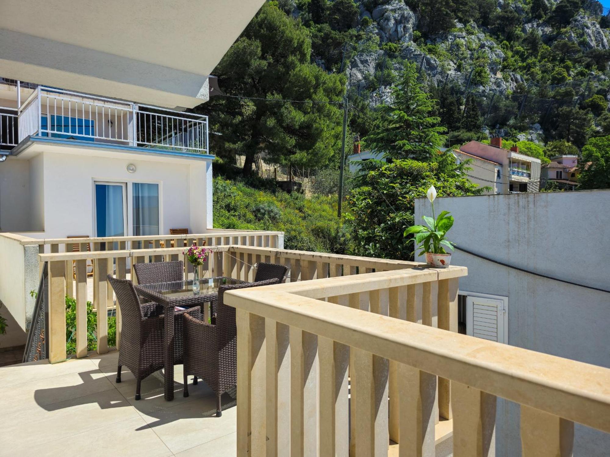 Apartments Neda Оміш Номер фото