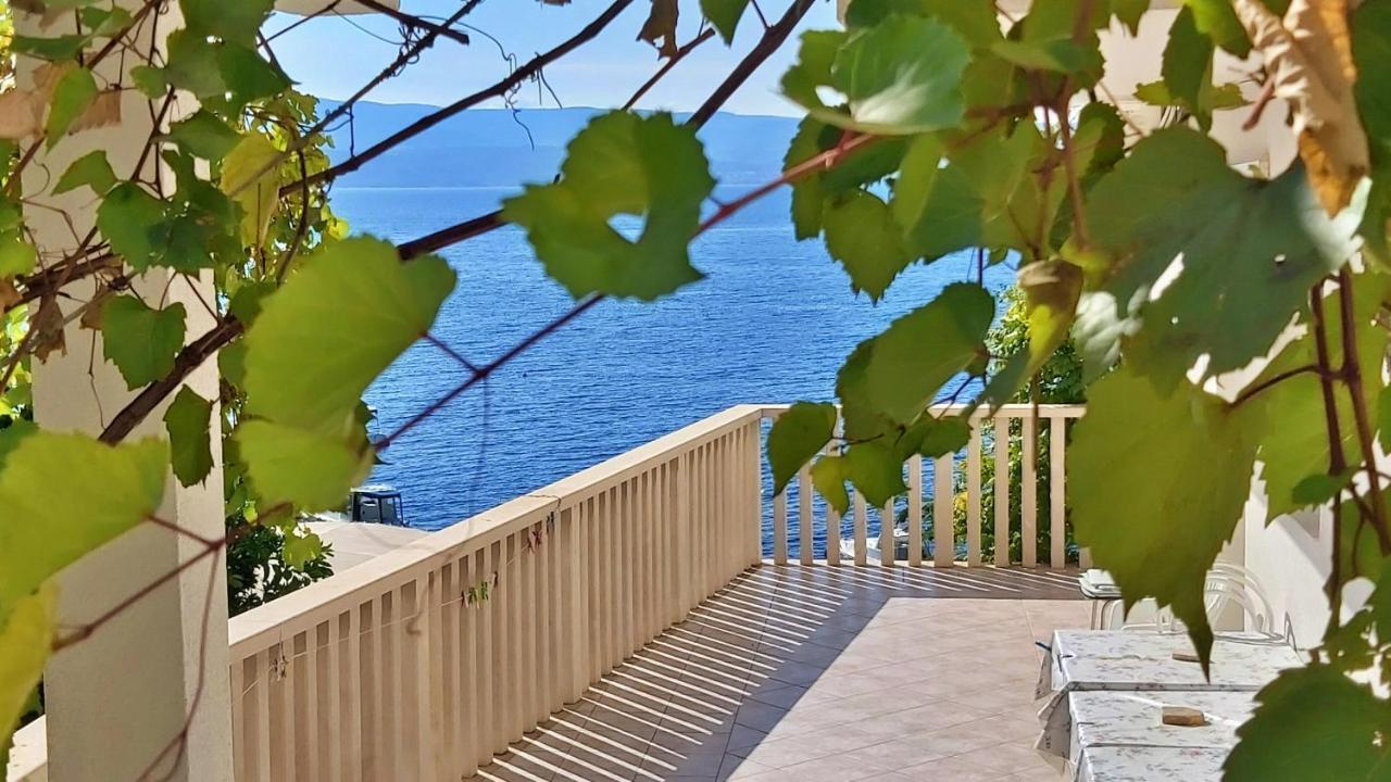 Apartments Neda Оміш Екстер'єр фото